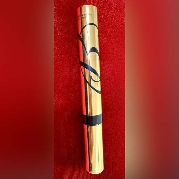 Estée Lauder Sumptuous Extreme Lash Multiplying Volumizing Mascara, full-size - Picture 1 of 2